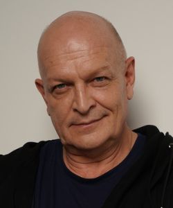 Тютин Александр Викторович российский актёр, режиссёр