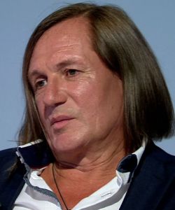 Челобанов Сергей Васильевич - российский композитор, певец