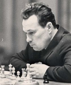 Холмов Ратмир Дмитриевич - российский гроссмейстер, шахматист